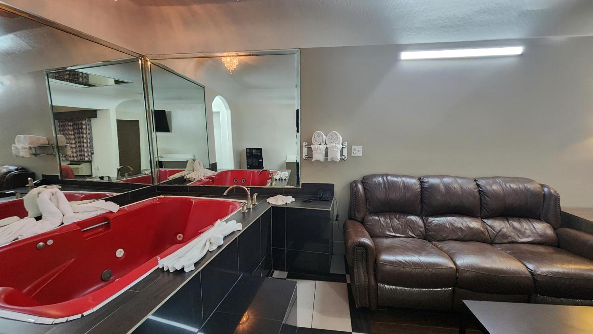 Scottish Inn & Suites Sam Houston Parkway Buitenkant foto